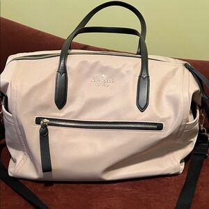 Kate Spade Women’s Chelsea Weekender bag in Cream and Black